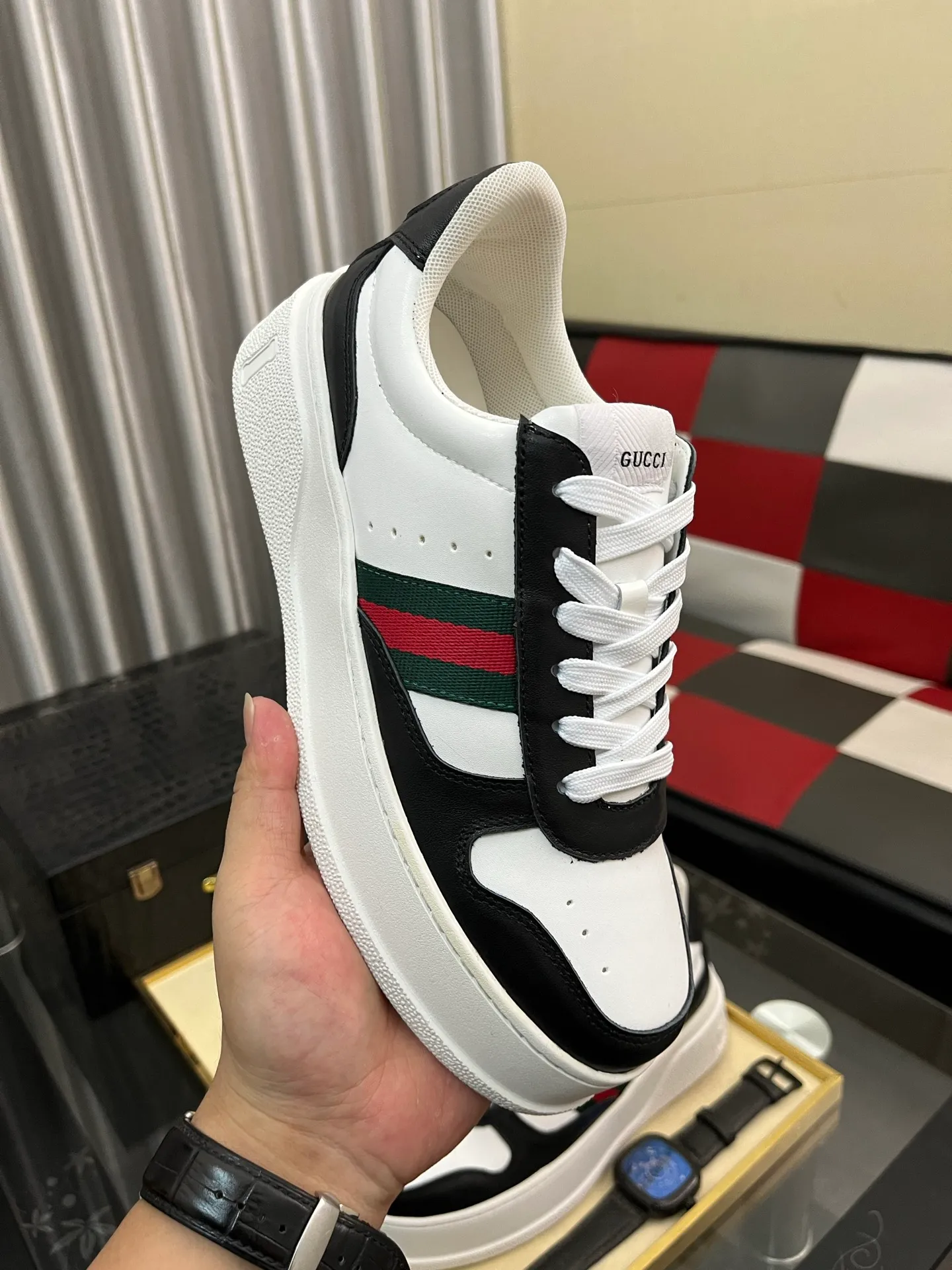 Men's Men's Shoes💰: 380⌚️⌚️[GUCCI] Gucci men's latest white shoe series casual shoes! The official website is built 1:1. Upper: Made of imported cowhide, with electric embroidery ➕Inner lining: Made of high-quality first-layer pigskin, soft and comfortable. Picky material selection and exquisite workmanship give you the best enjoyment. Size: 38-444️⃣Colors available